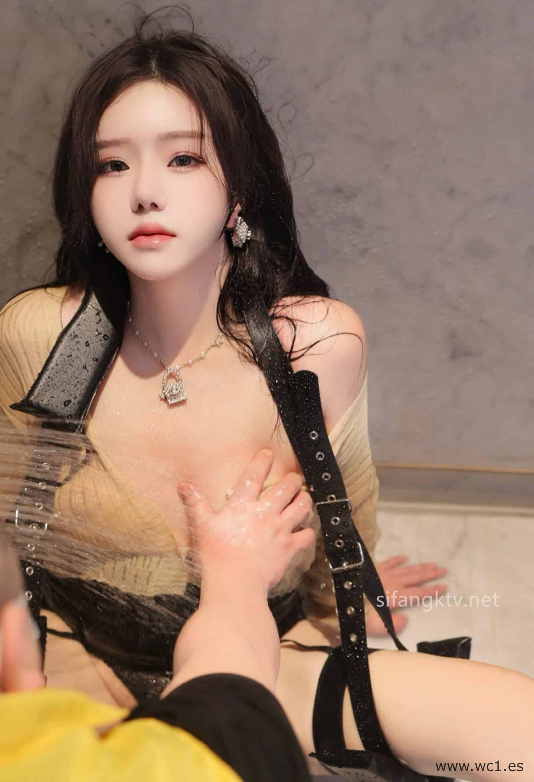 【私购流出】小薯条nienie《私购流出》（8181）